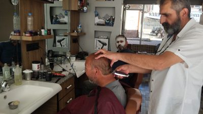 Sevil Erkek Kuaförü’nün Sahibi Durmuş Karakoç, 40 Yıllık Berberlik Serüvenini