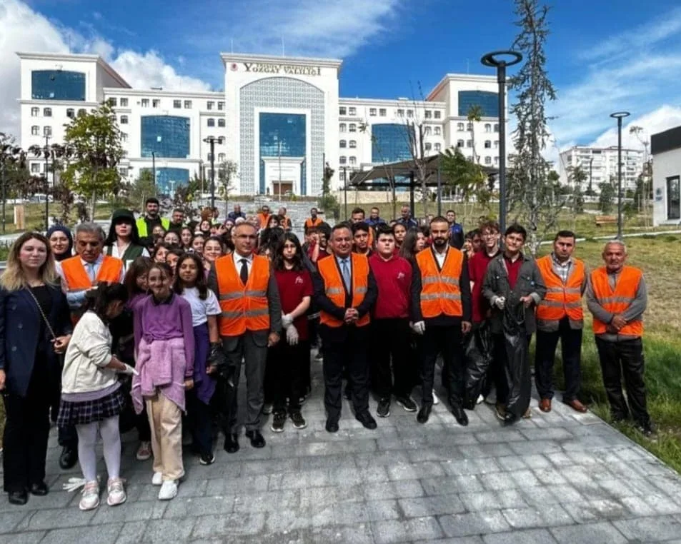 Yozgat Millet Bahçesi’nde Çevre Temizliği Etkinliği Düzenlendi