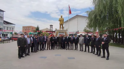 Gaziler Günü’nde Anma ve Kutlama:  Cumhuriyet Meydanı’nda Düzenlenen Tören