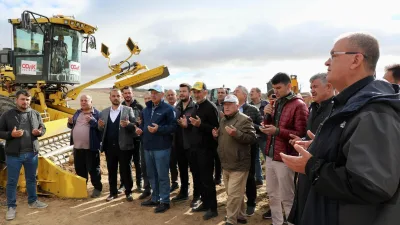 Başkan Özer ve Hüseyin Akay, Çiftçilerle Bir Araya Gelerek Bereketli