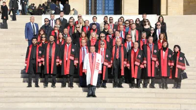 Yozgat Bozok Üniversitesi Senato üyeleri ve öğrencilerinden oluşan heyet, Atatürk’ün
