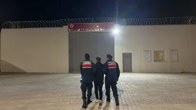 Yozgat'ta Jandarma Ekiplerinin Başarılı Operasyonu: İki Aranan Şahıs Cezaevine Gönderildi.