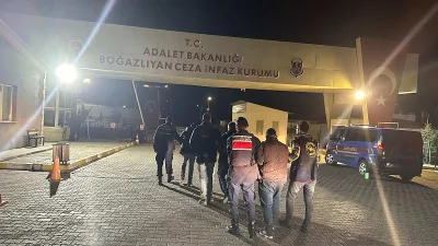 Yozgat’ta Jandarma ekiplerinin başarılı operasyonu sonucunda, aranan 4 şahıs yakalandı.