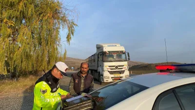 Yozgat İl Jandarma Komutanlığı, yük taşıyan araçları hedef alarak yaptığı