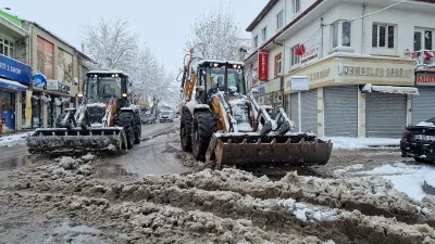 Boğazlıyan Belediye Başkanı Gökhan Coşar, kar yağışı nedeniyle yollarda meydana