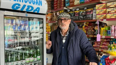 Remzi Halat, meslekteki 40. yılını kutlamaya hazırlanırken, Yenidoğan Mahallesi’nde yıllardır