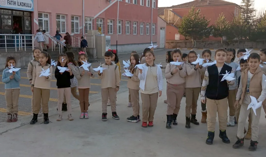 Fatih İlkokulu Mevlana Haftasını Coşku İçinde Kutladı