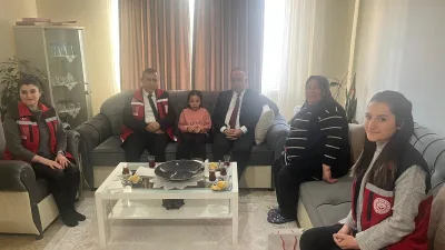 Yozgat Sosyal Hizmetler İl Müdürü Sayın Arif Topal, mesai arkadaşlarıyla