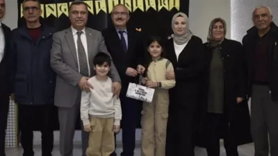 Fatih İlkokulu ve Zeynel Deniz Anadolu İmam Hatip Lisesi öğrencileri,