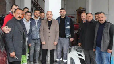 Başkan Coşar, sanayi esnafının sorunlarını dinleyerek, onların işlerini kolaylaştıracak desteklerin