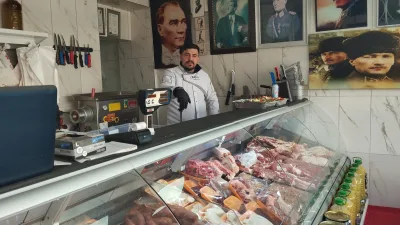 Aş-et Aşıroğlu Kasap ve Şarküteri, taze ve kaliteli et çeşitleriyle