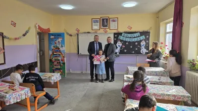 Başkan Özer, karne heyecanı yaşayan öğrencilere başarılar dileyerek, öğretmenlere ve