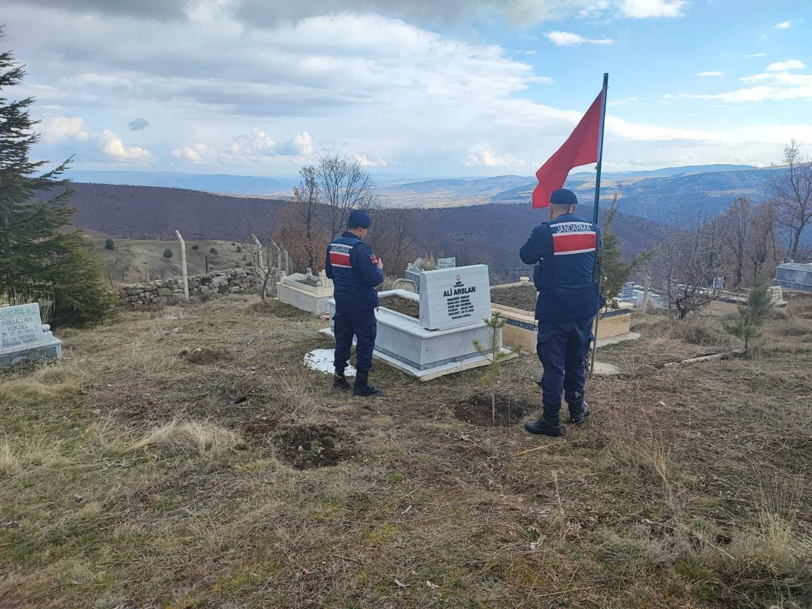 Şehadet yıldönümü vesilesiyle Çekerek İlçe Jandarma Komutanlığı personeli, Şehit Ulaştırma