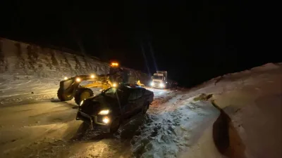 Yozgat’ta Yoğun Kar Yağışı Nedeniyle Mahsur Kalan Tır Sürücüsü Kurtarıldı