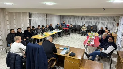 Başkan Uçar, gençlerin taleplerini dinlediği ilk halk toplantısını gerçekleştirerek, kasabanın