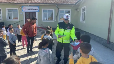 Yozgat İl Jandarma Komutanlığı, Boğazlıyan'da öğrencilere trafik güvenliği semineri düzenledi,