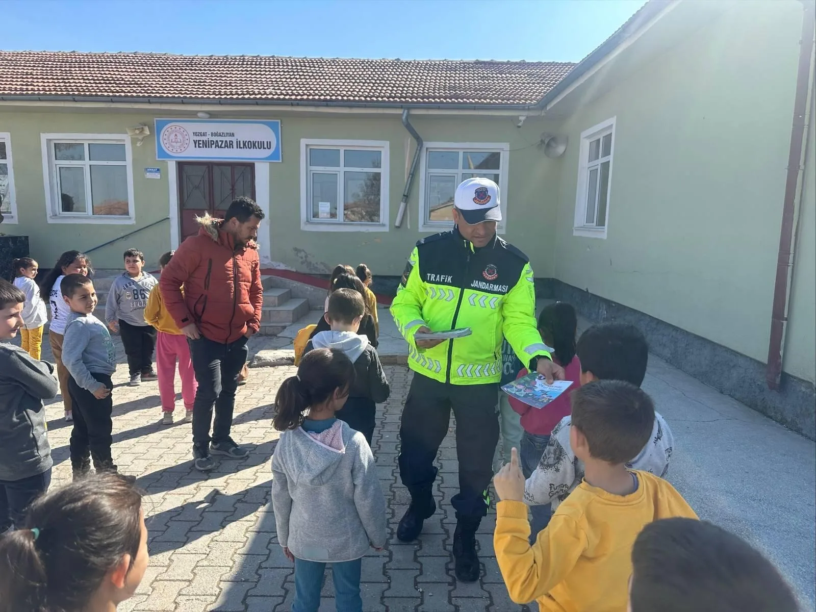 Yozgat İl Jandarma Komutanlığı, Boğazlıyan'da öğrencilere trafik güvenliği semineri düzenledi,