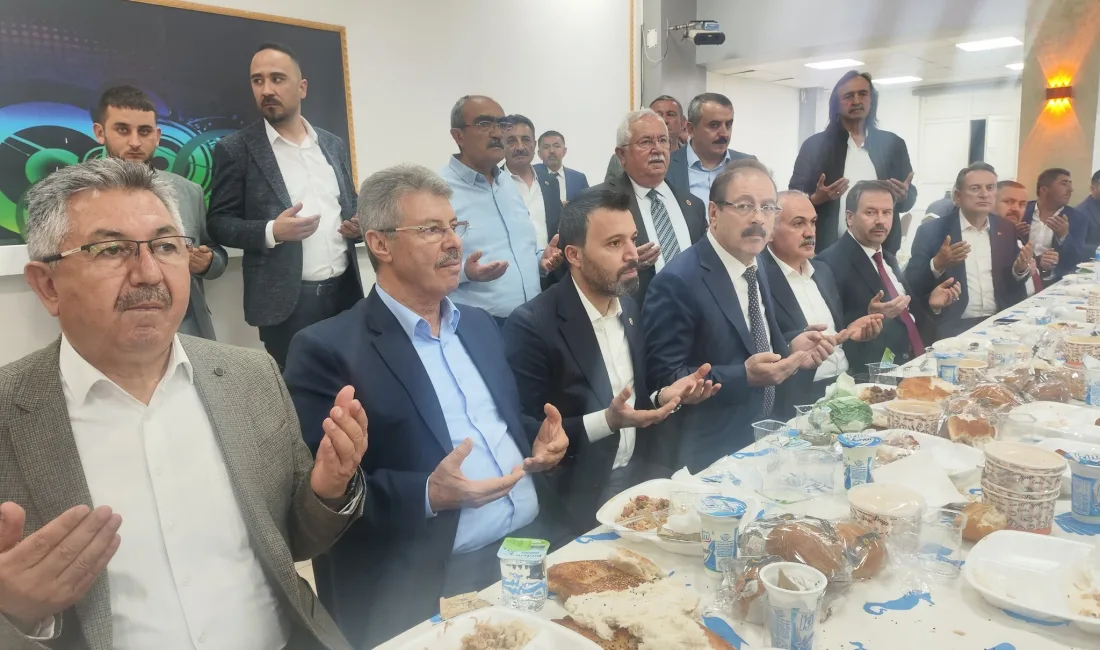 Boğazlıyan Belediyesi Düğün Salonu’nda düzenlenen AK Parti iftar programına, Yozgat