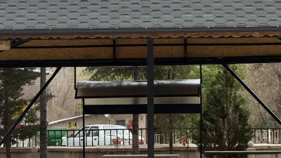 Uzunlu Kasabası Belediye Başkanı Mustafa Uçar, cenaze namazlarının kılındığı alanda