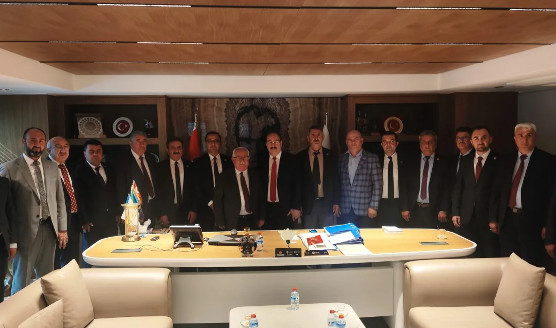 AK Parti Yozgat Milletvekili Abdulkadir Akgül, Yozgat heyetini makamında ağırlayarak