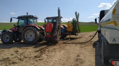 Uzunlu Belediyesi, mahsul ilaçlama döneminde çiftçilerin su ihtiyacını karşılamak için