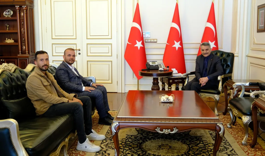 Yenipazar Belde Belediye Başkanı Mustafa Özer, Yozgat Valisi Mehmet Ali