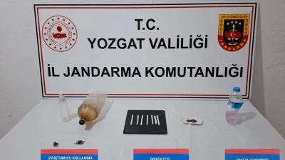 Yozgat’ın Sorgun ilçesinde uyuşturucu madde taşıdığı belirlenen araç jandarma ekiplerince