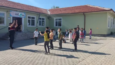 Boğazlıyan İlçe Jandarma Komutanlığı ekipleri, okul çevresi ve öğrenci güzergâhlarında