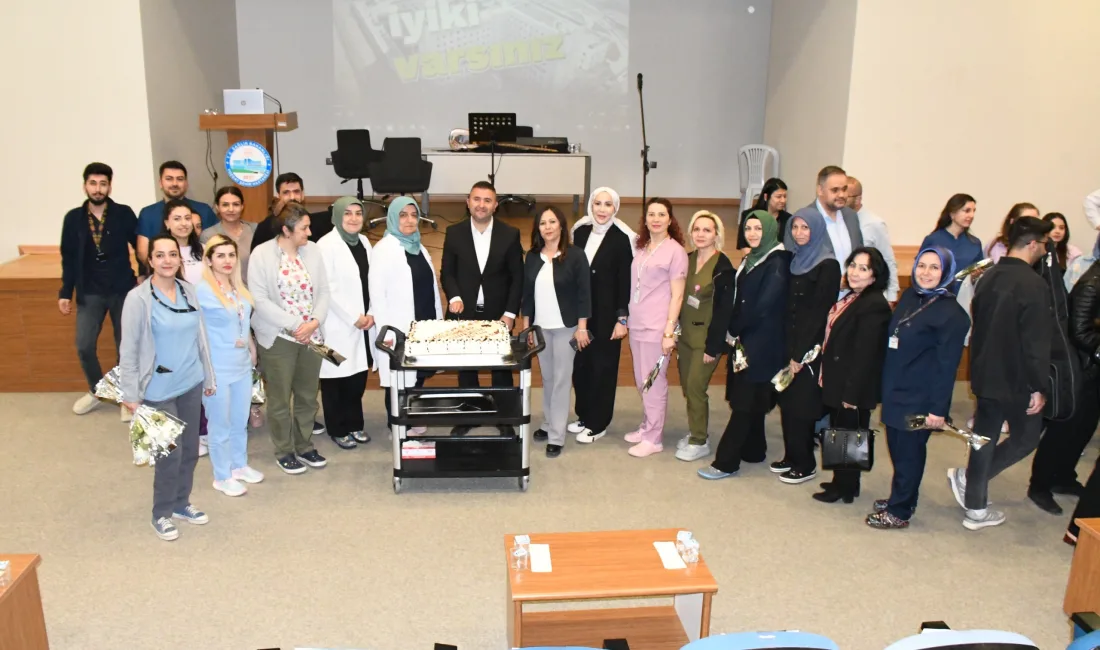 Yozgat Şehir Hastanesi’nde düzenlenen programla Hemşireler ve Ebeler Haftası coşkuyla