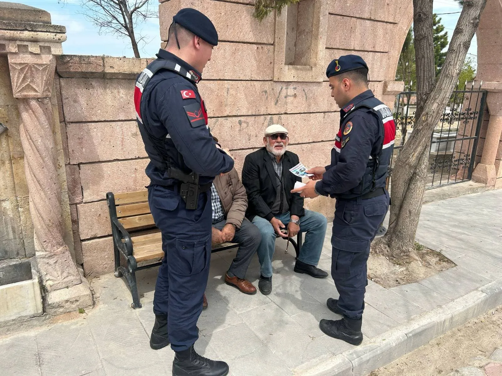 ozgat İl Jandarma Komutanlığı, Boğazlıyan’da vatandaşları hırsızlık ve dolandırıcılığa karşı