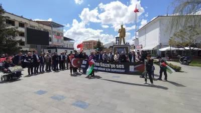 Boğazlıyan Gönüllüleri Platformu öncülüğünde düzenlenen yürüyüşte vatandaşlar ve siyasi temsilciler,