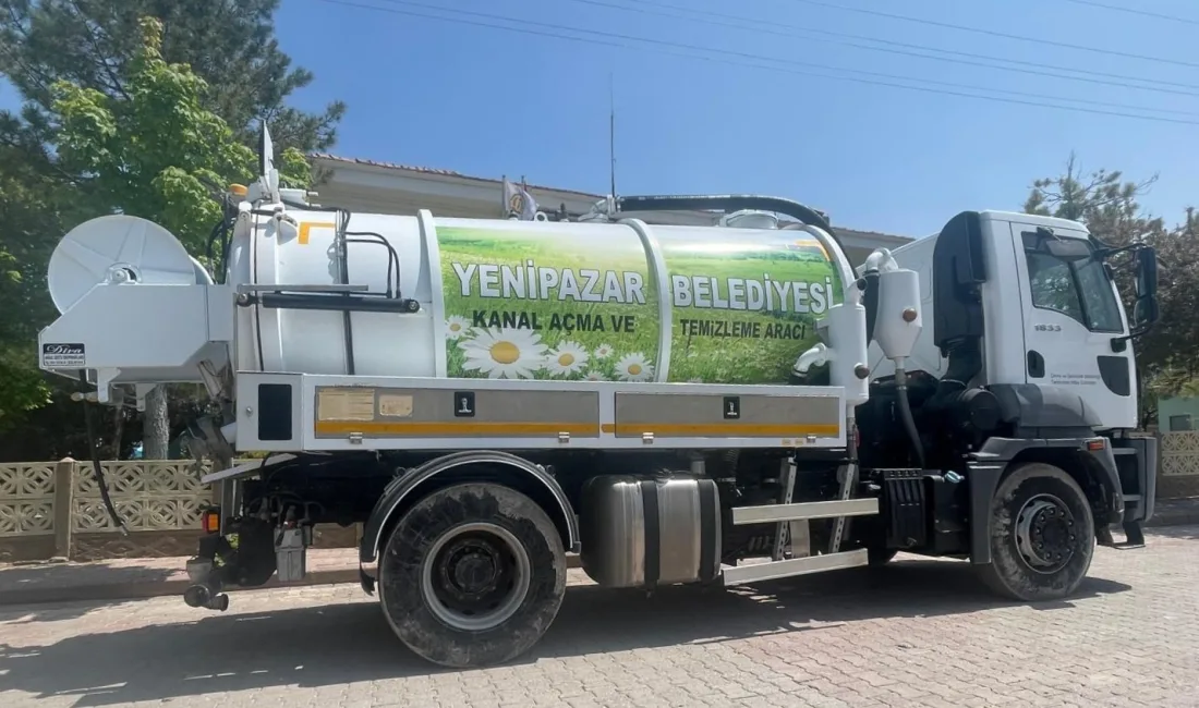 Yenipazar Belediye Başkanı Mustafa Özer, beldenin kanal temizleme aracına yeni