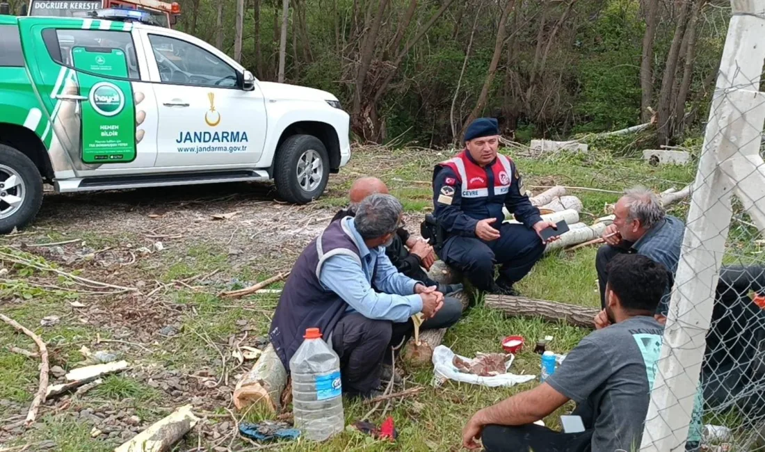 Vatandaşlara 5199 Sayılı Kanun kapsamında bilgilendirme yapan ekipler, kene ısırmalarına
