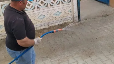 Sırçalı Belediyesi, baharın gelmesiyle birlikte kabristanlarda ot ilaçlama çalışmalarına başladı,