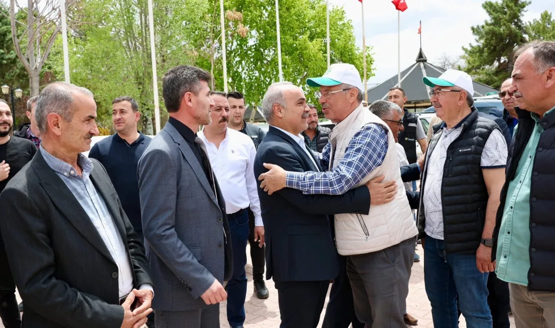 Kayseri Pancar Ekicileri Kooperatifi Yönetim Kurulu Başkanı Hüseyin Akay ve