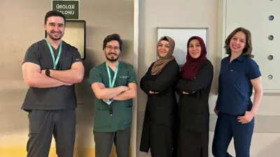 Yozgat Şehir Hastanesi Üroloji Kliniği, 2,5 cm'lik böbrek taşını sadece