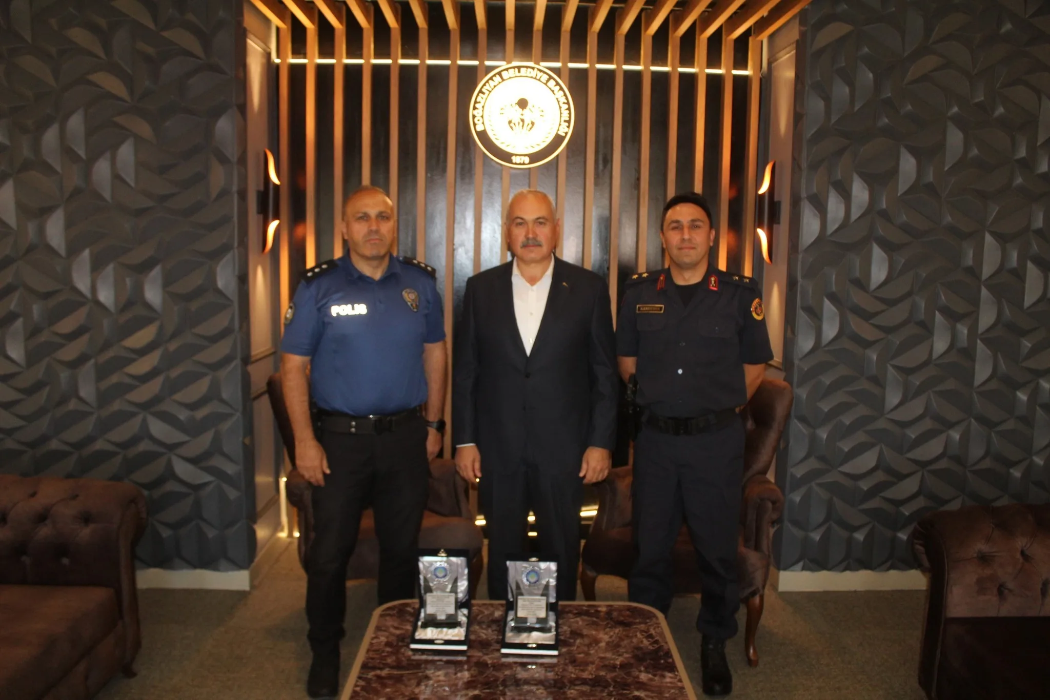 Boğazlıyan Belediye Başkanı Gökhan Coşar, tayini çıkan İlçe Emniyet Müdürü