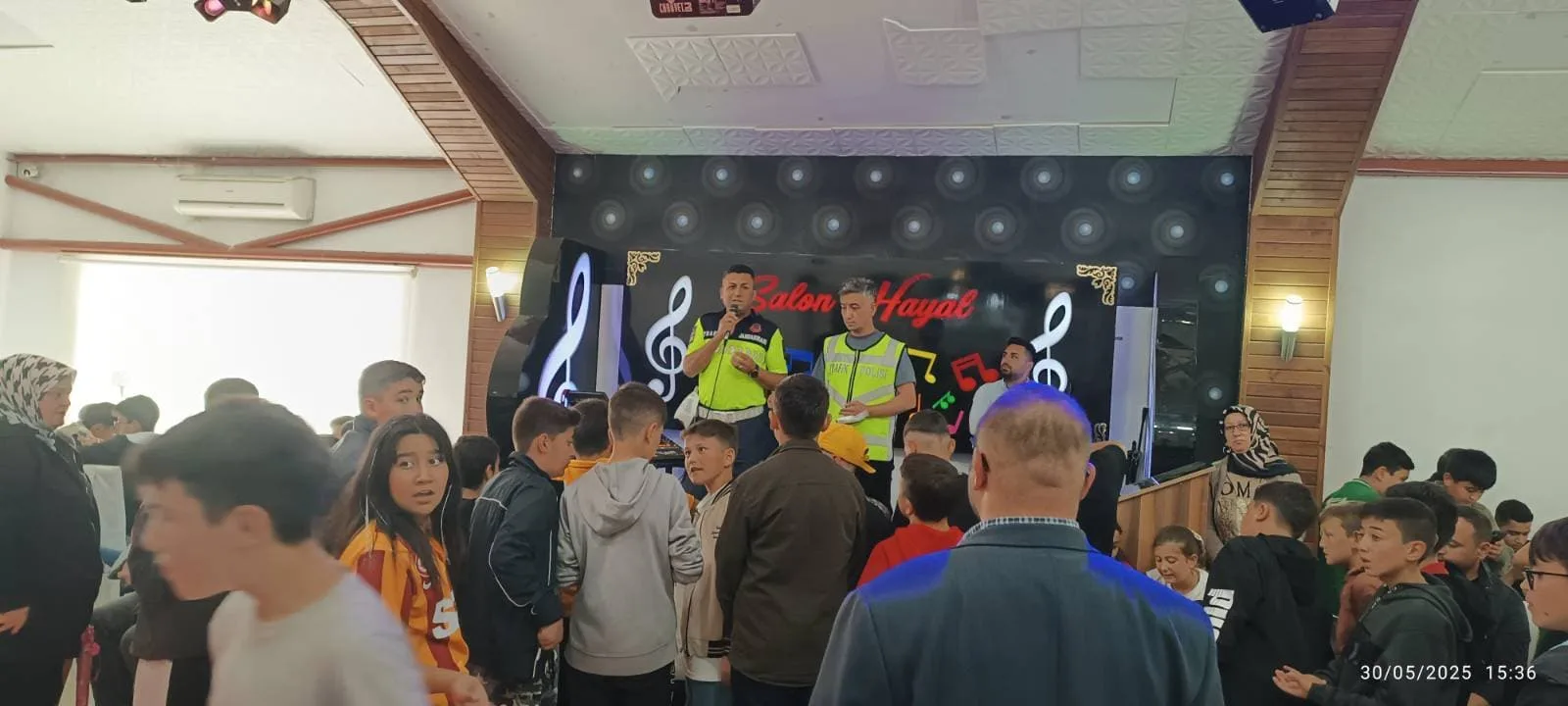 Boğazlıyan’da düzenlenen Motofest kapsamında çocuklara trafik eğitimi verildi. Jandarma ekipleri,