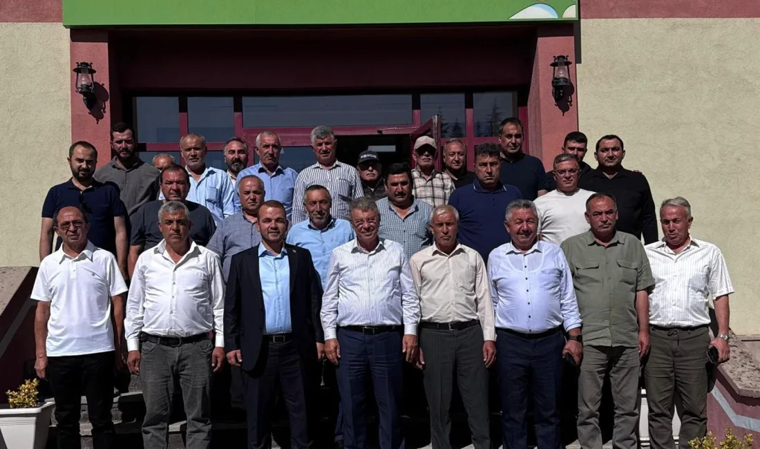 Yenipazar Belediye Başkanı Mustafa Özer, meclis üyeleri ve mahalle muhtarlarıyla