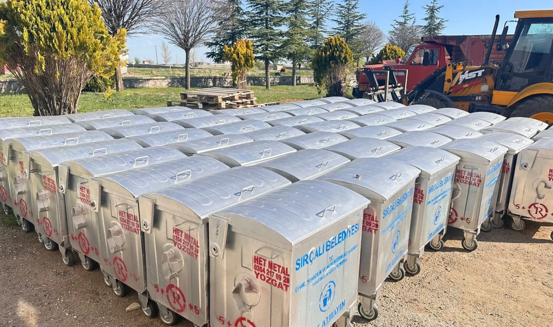 Sırçalı’da 120 litrelik plastik çöp konteynerleri, 250 litrelik sac galvanizli