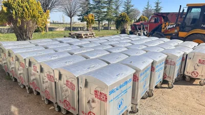 Sırçalı’da 120 litrelik plastik çöp konteynerleri, 250 litrelik sac galvanizli