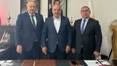 Uzunlu Kasabası Belediye Başkanı Mustafa Uçar, İLBANK Bölge Müdürü Osman