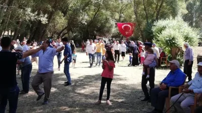 Başhoroz Köyü Muhtarı Mustafa Çakmak, düğünlerde silah atılmasının tehlikelerine karşı