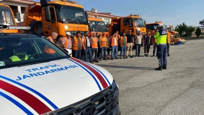 Yozgat Jandarma ekipleri, karayolu personeline yönelik trafik güvenliği semineri düzenleyerek