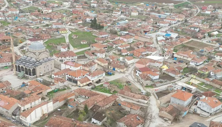 Ovakent Belediye Başkanı Tuncay Erdoğan, kasaba için yapılan hizmetleri ve