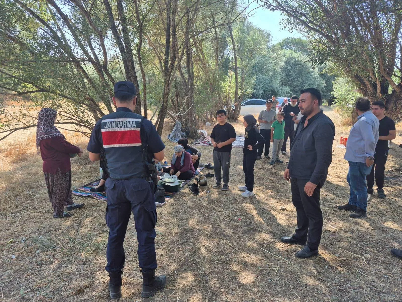 Yozgat Jandarma ekipleri, orman yangınlarına karşı piknik alanlarında denetim yaparak