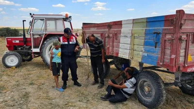Yozgat İl Jandarma Komutanlığı'na bağlı HAYDİ Timi, Sarıkaya'da tarım işçilerini