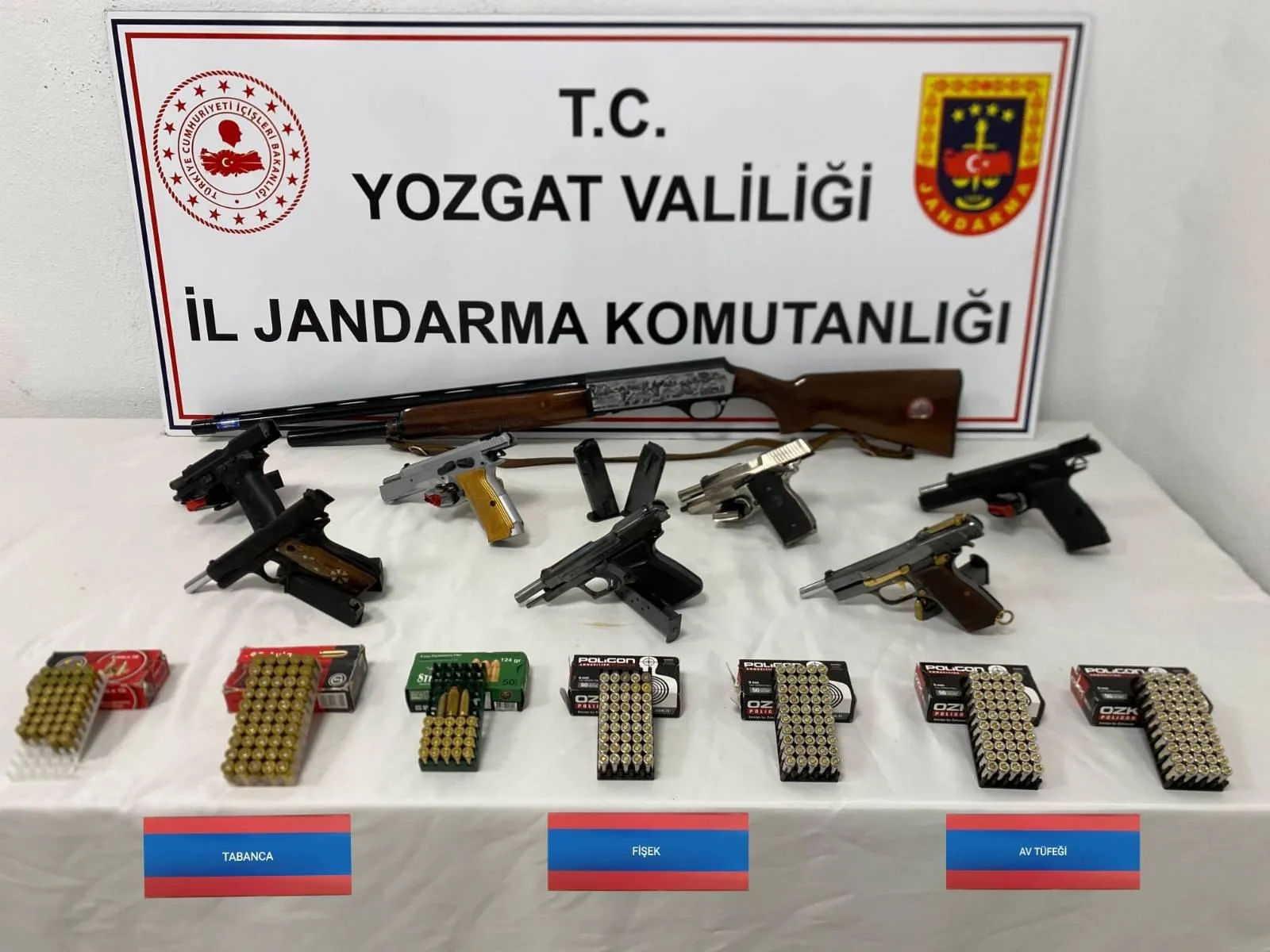 Yozgat’ın Akdağmadeni ilçesinde bir köyde düzenlenen operasyonda toprağa gömülü halde