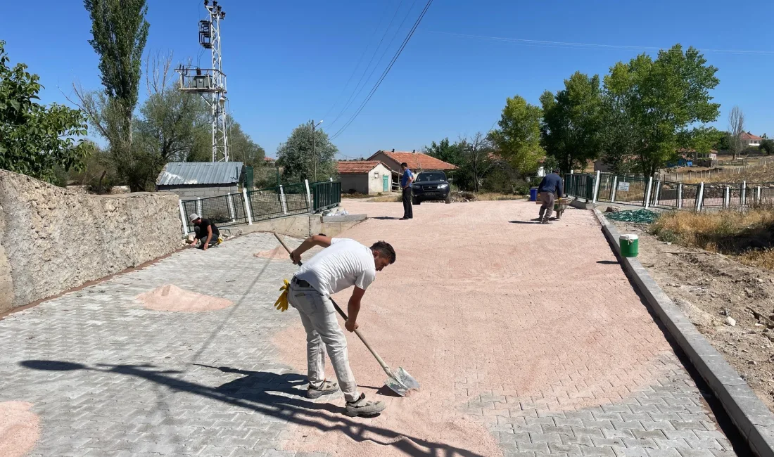 Sırçalı Belediyesi, ana cadde ve ara sokaklardaki bozuk yollar ile