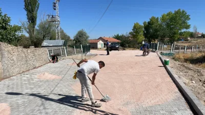Sırçalı Belediyesi, ana cadde ve ara sokaklardaki bozuk yollar ile